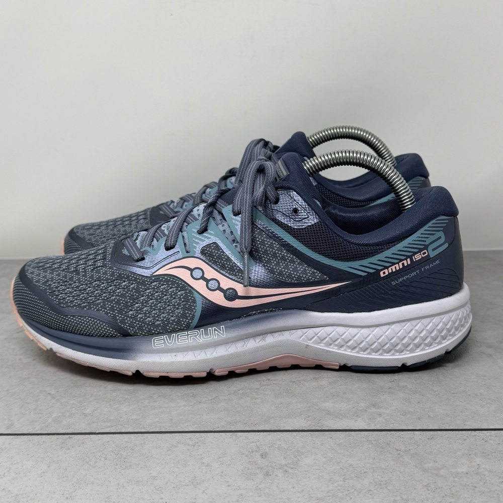 Saucony Womens EVERUN Omni ISO2 Series Gray Pink Running Shoes Sz 9.5
